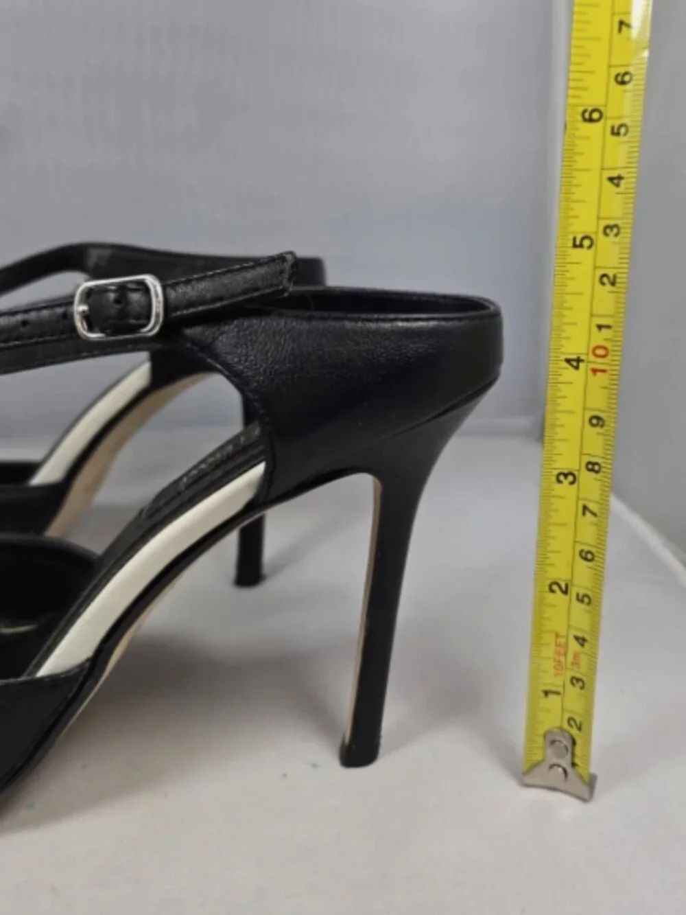 White House Black Market size classic